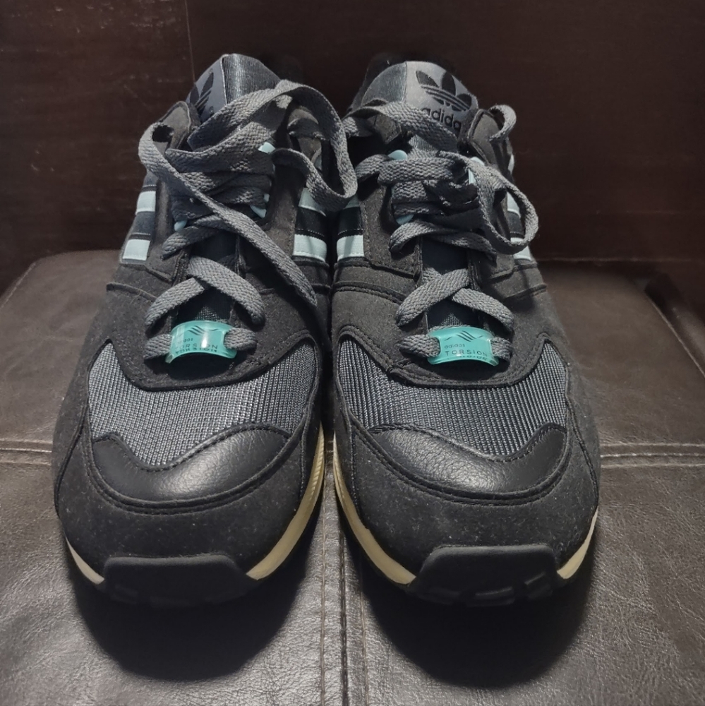 Adidas Torsion Black and Blue Sneakers - Picture 3 of 7